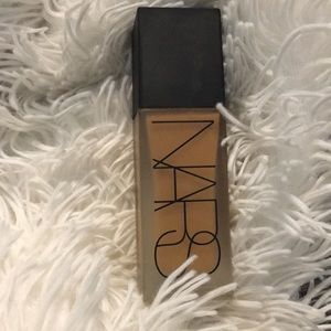 NARS All Day Luminous Weightless Foundation